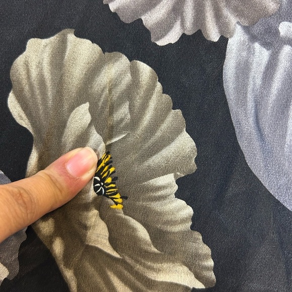 VTG y2K Bundle 3 Ann Taylor Cascarfs Laura Ashley Scarf shawl 100% Silk Floral - Picture 12 of 16